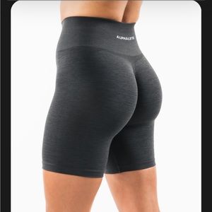 Alphalete Apmlify Biker Shorts - Shadow color